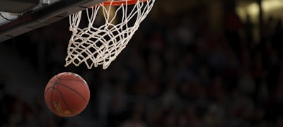 k1集团体育团队合影与品牌理念展示图