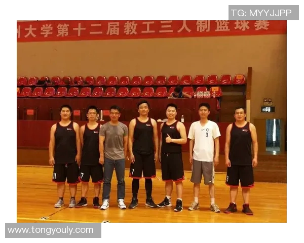 重庆篮球队团队协作深度解析与其他球队的对比分析